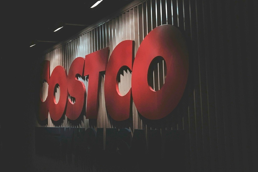 costco-sign-night-time