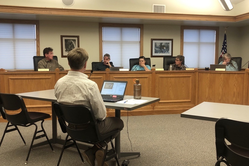 Town Planning Commission member Mark Weiler, far left, offers some thoughts during a joint Council-planning commission work session, April 29, 2025.