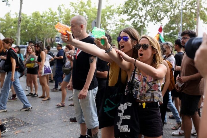 READY, FIRE, AIM: Tourists are Arriving... Where's My Squirt Gun?