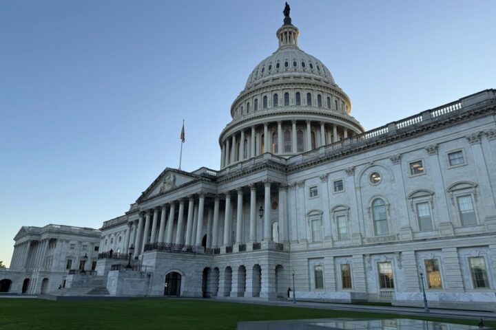 Moderate House Republicans Join Dems to Force Vote on Health Care Subsidies