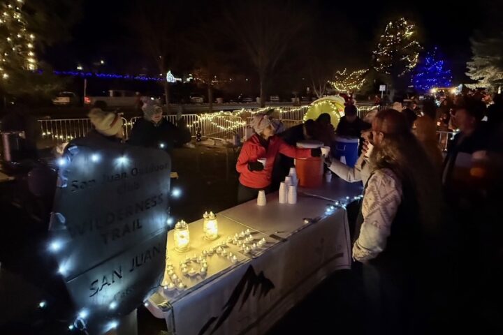 PHOTO ESSAY: San Juan Outdoor Club at the Old Fashioned Christmas