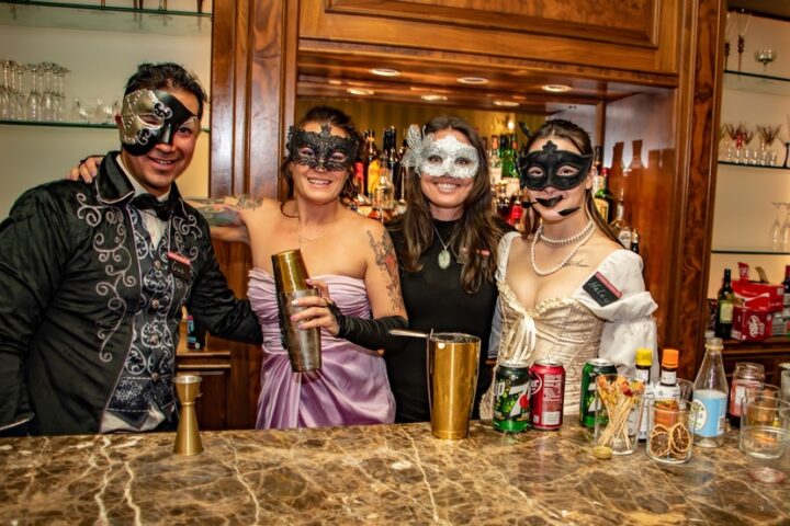 Senior 'Masquerade Ball' Fundraiser Set for September 26
